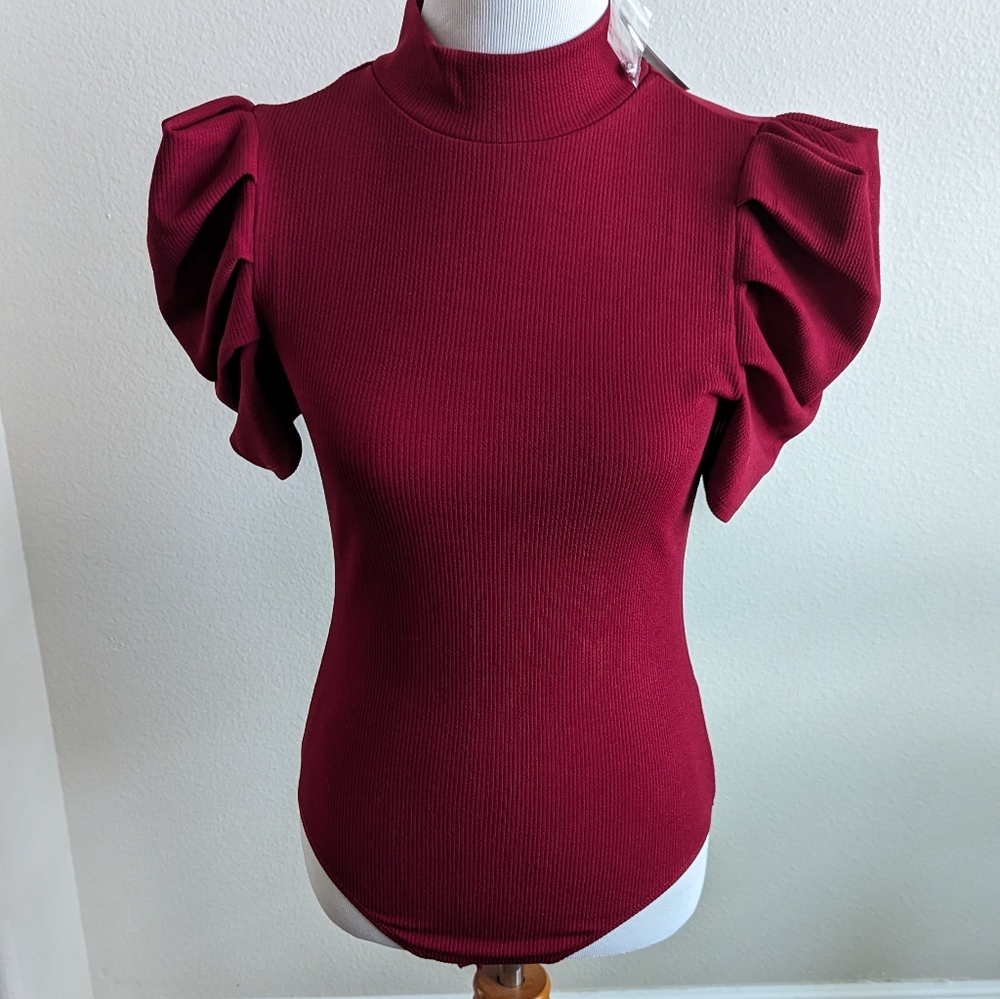 NWT TCEC Size M Blouse